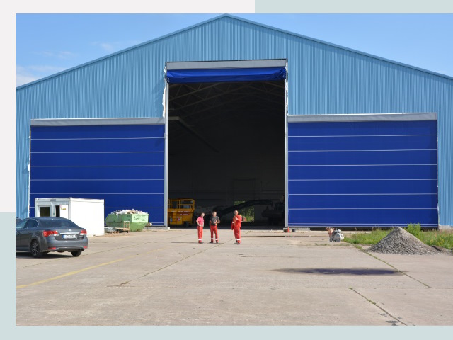 Ангарные ворота в Санкт-Петербург от СтальСтрой-Снк по цене 638 руб.