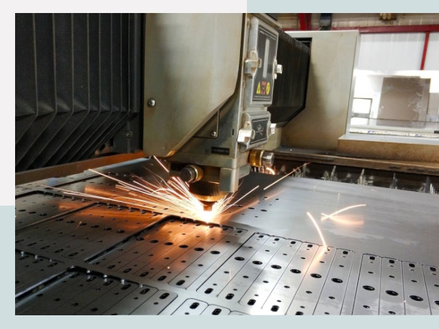 Лазерная резка металла в Санкте-Петербурге от 638 руб.